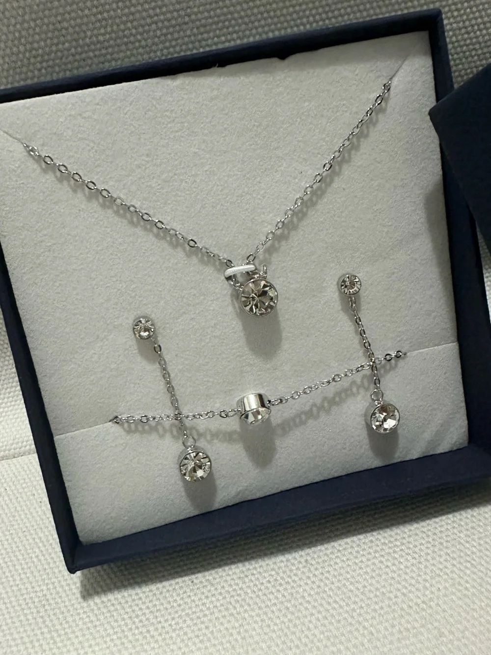 NIB AURA by preciosa crystals set (necklace, drop earrings and bracelet)